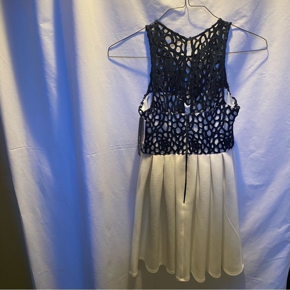 Sequin Hearts Cut Out Prom Formal Laser Cut Lace Top Fit & Flare Milkmaid Sz 3 - Picture 3 of 7